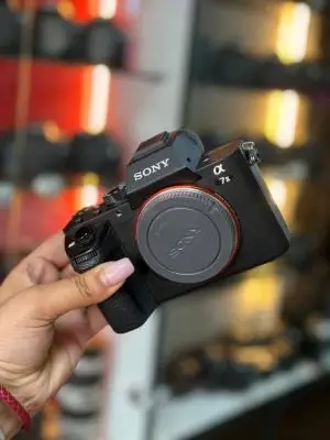 آلفا ۷ اس دو با لنز ۱۶-۵۰ دست دوم